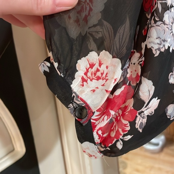 By & By, Woman’s Sheer Blouse, Sz Small, Excellent Condition - Picture 3 of 5